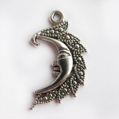 Antiikhõbedane ripats"Kuu"27mm