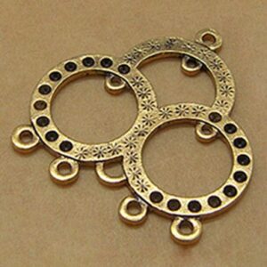 Antiikkuldne toorik/ 37 x 36 mm