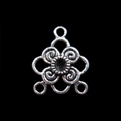 Hõbedane ühendaja / 20x17 mm