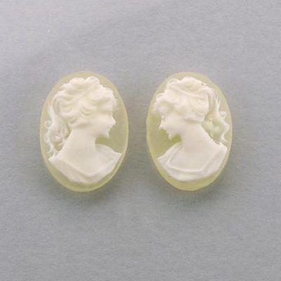 Kreemikas kameede paar/18x13mm